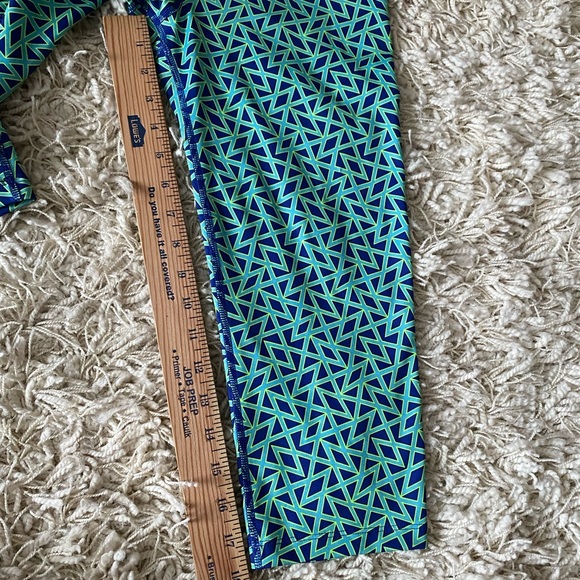 UNDER ARMOUR Girls Large YLG HeatGear Cropped Capri Stretch Pants - Picture 4 of 12